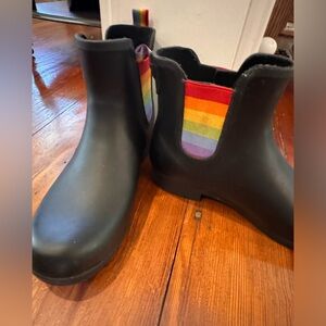 Chooka black rainbow rain booties